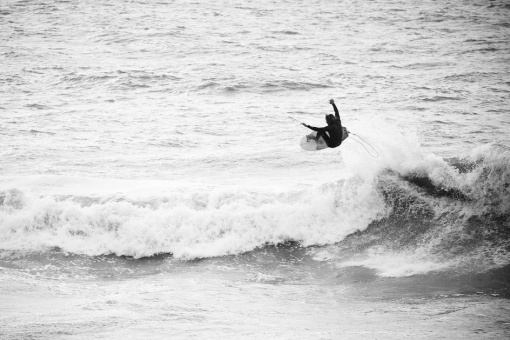 black and white photo of vega missyl in action Véga Missyl
